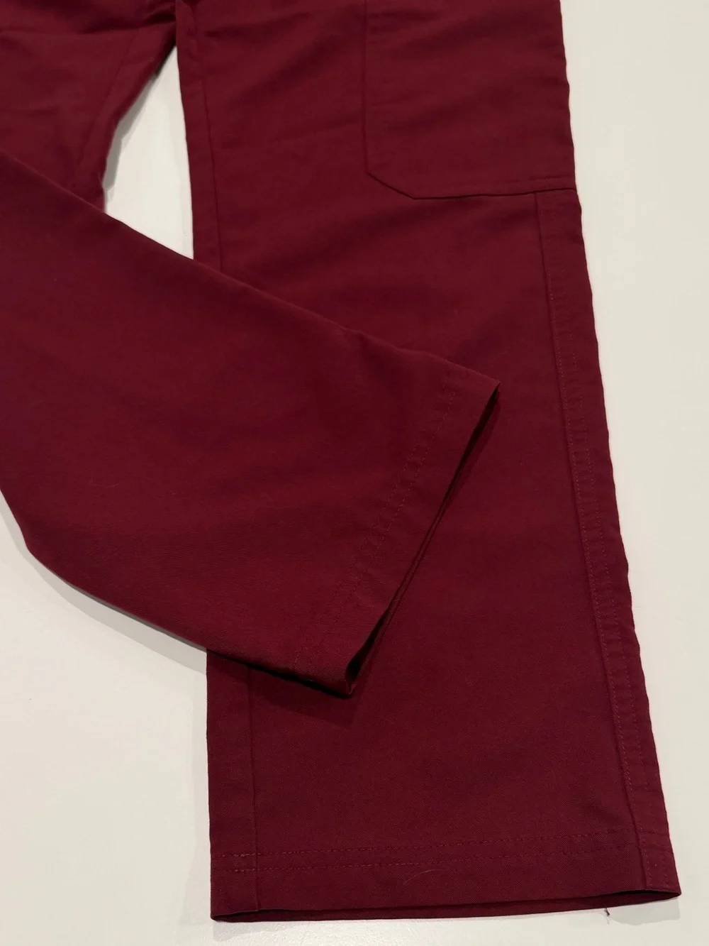 FIGS Men’s Cairo Cargo Scrub Pants Burgundy XS Short